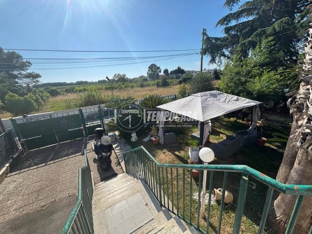 Villa a schiera in vendita a Giugliano In Campania