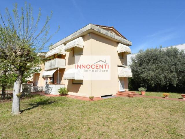 Villa a schiera in vendita a Lucca, Arancio