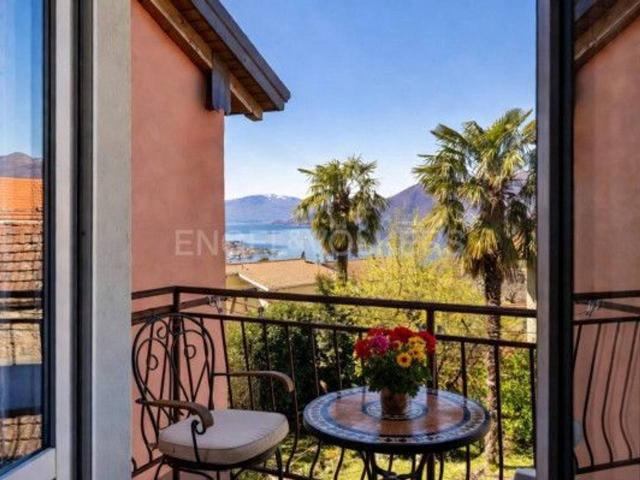 Villa a schiera in vendita a Luino