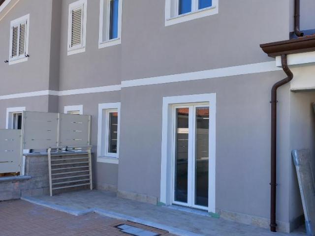 Villa a schiera in vendita a Luni