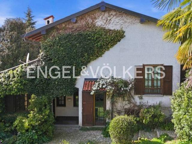 Villa a schiera in vendita a Luvinate