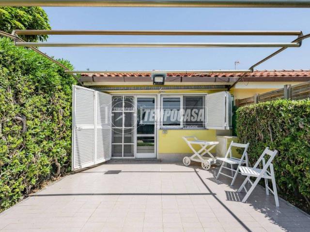 Villa a schiera in vendita a Ladispoli via Tre Pesci 3