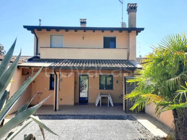 Villa a schiera in vendita a Latisana, Pertegada