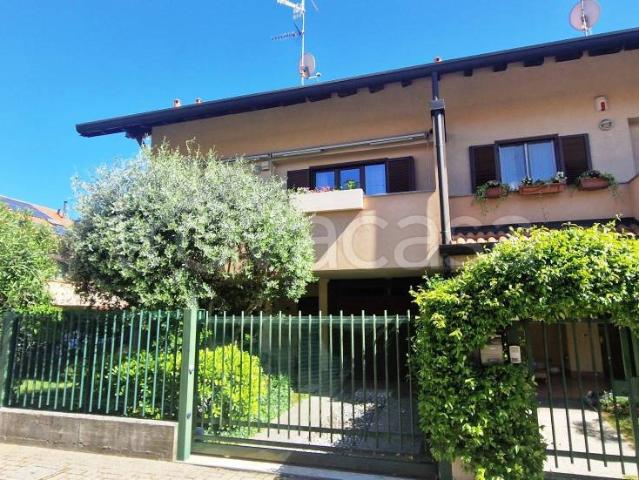 Villa a schiera in vendita a Legnano via Monte Cervino, Frati