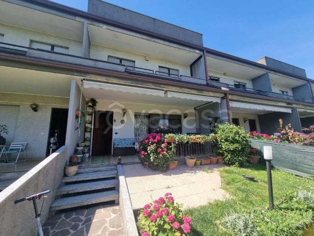 Villa a schiera in vendita a Limbiate via Vittorio Veneto