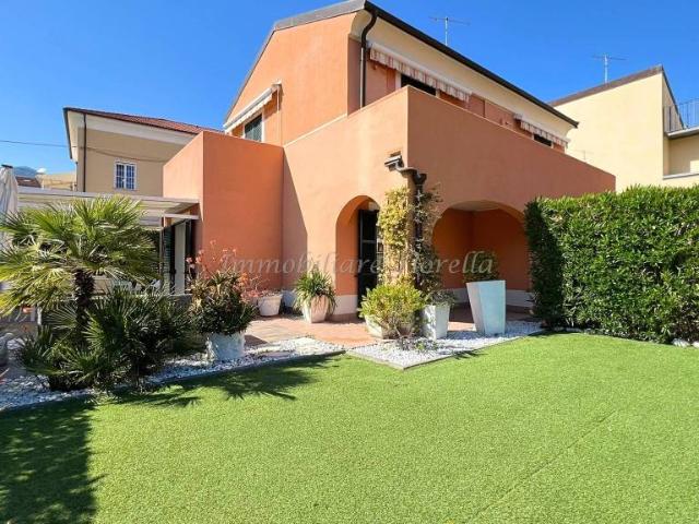 Villa a schiera in vendita a Loano