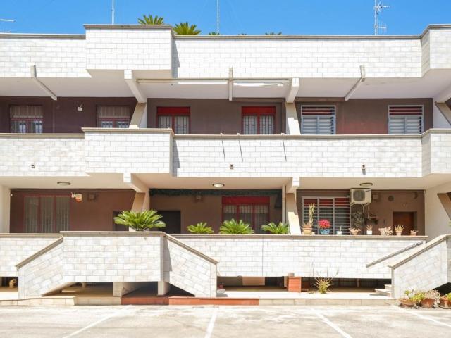 Villa a schiera in vendita a Palo del Colle viale Italia 19