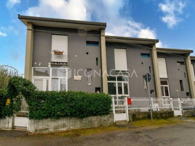 Villa a schiera in vendita a Parabiago via Silvio Pellico