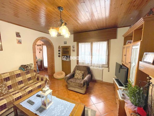 VILLA A SCHIERA in VENDITA a PEDEROBBA CUROGNA di 4 vani