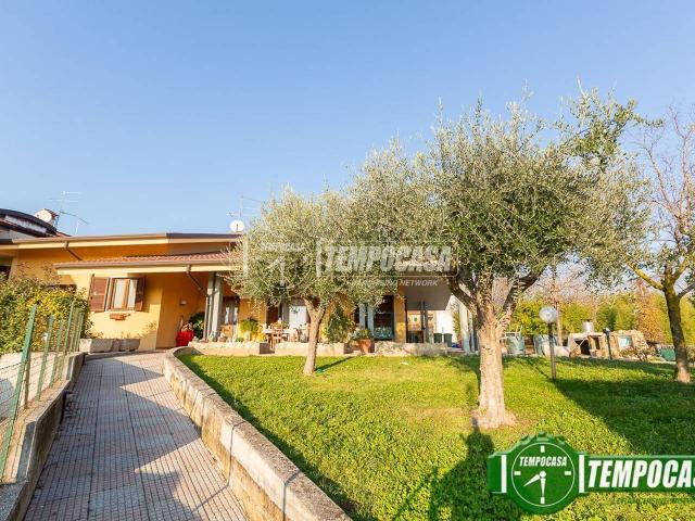 Villa a schiera in vendita a Pescantina