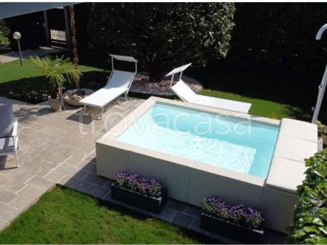 Villa a schiera in vendita a Peschiera del Garda via Mantova