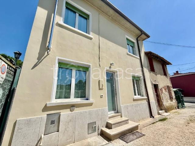 Villa a schiera in vendita a Peschiera del Garda via Borgo Secolo