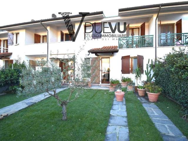 Villa a schiera in vendita a Pietrasanta
