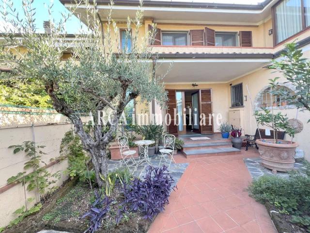 Villa a schiera in vendita a Pietrasanta