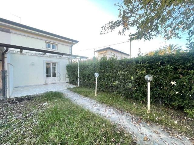 Villa a schiera in vendita a Pietrasanta