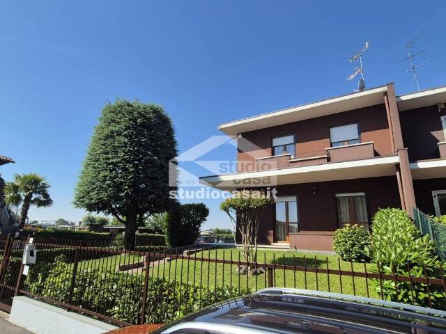 Villa a schiera in vendita a Pieve Emanuele, Fizzonasco