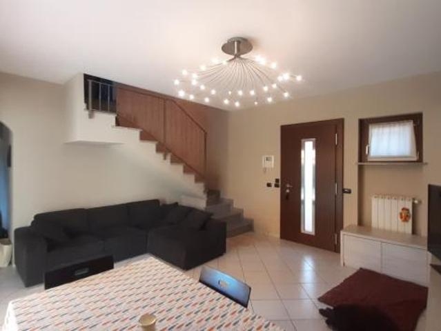 Villa a schiera in vendita a Pombia