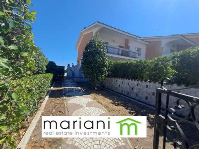 Villa a schiera in vendita a Pomezia