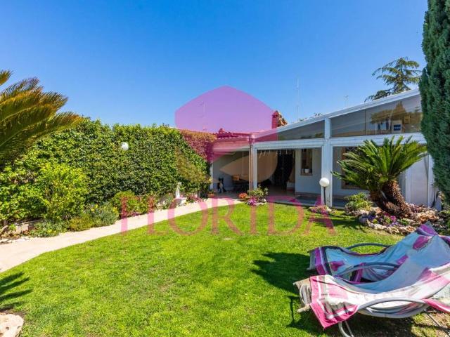 Villa a schiera in vendita a Pomezia viale Ascanio
