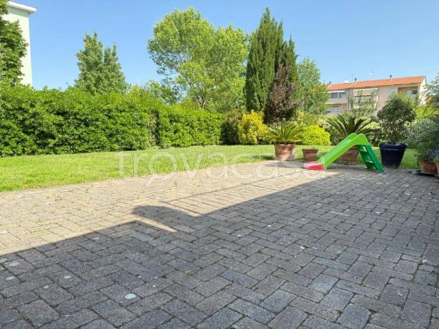 Villa a schiera in vendita a Pontedera via Niccolaioni