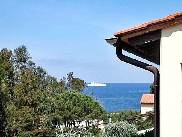 VILLA A SCHIERA in VENDITA a PORTOFERRAIO di 5 vani