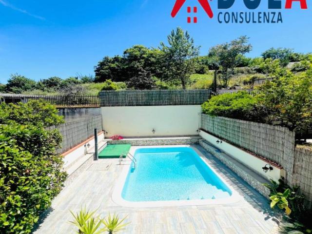 Villa a schiera in vendita a Pozzuoli via Trepiccioni, Monterusciello