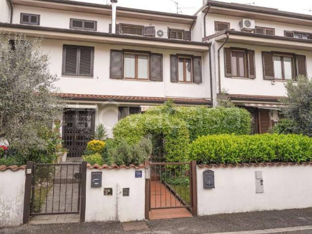 Villa a schiera in vendita a Pozzuolo Martesana via Sant'Innocenzo 27, Trecella
