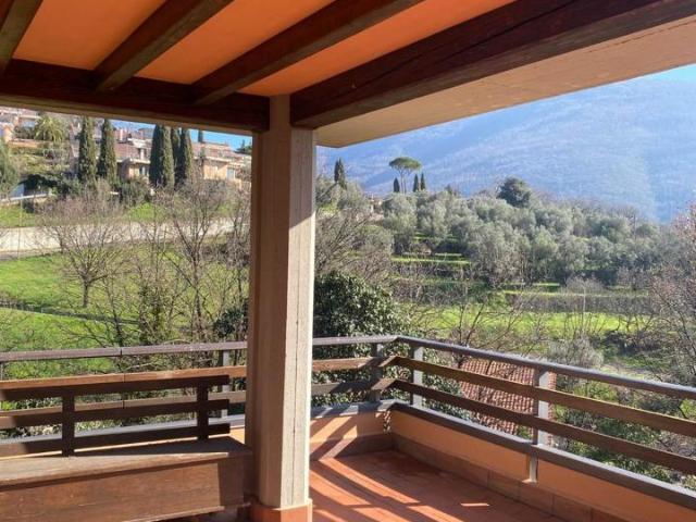 Villa a schiera in vendita a Prato