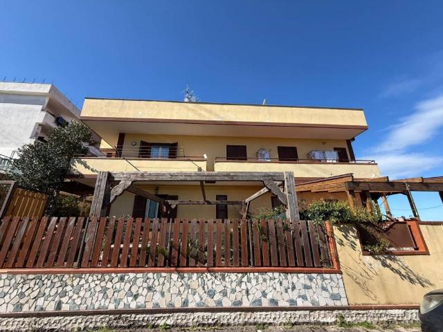 Villa a schiera in vendita a Quarto via Giacinto Gigante