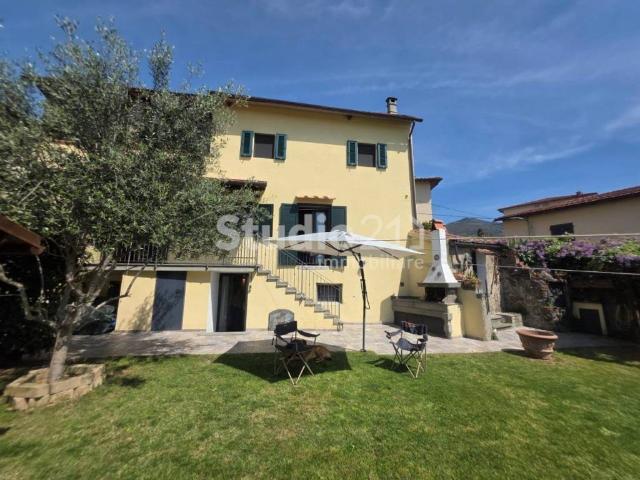 Villa a schiera in vendita a Reggello via enrico de nicola