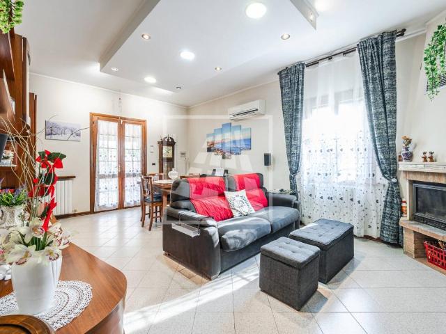 Villa a schiera in vendita a Reggio Emilia