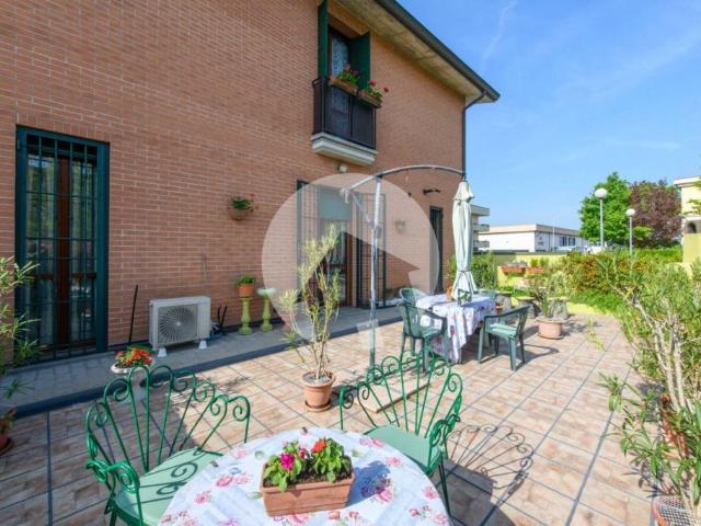 Villa a schiera in vendita a Reggio nell'Emilia via Renato Marmiroli, 23, Fogliano Due Maestà