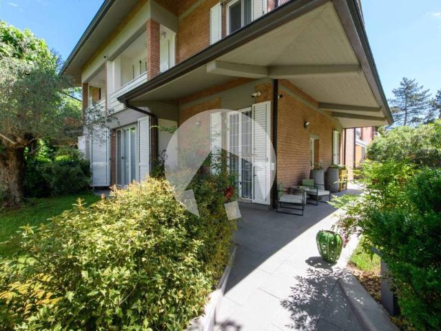 Villa bifamiliare in vendita a Reggio nell'Emilia via Dimitrov, Baragalla Canalina