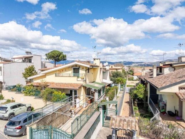 Villa a schiera in vendita a Roma