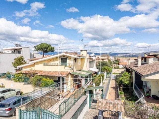 Villa a schiera in vendita a Roma