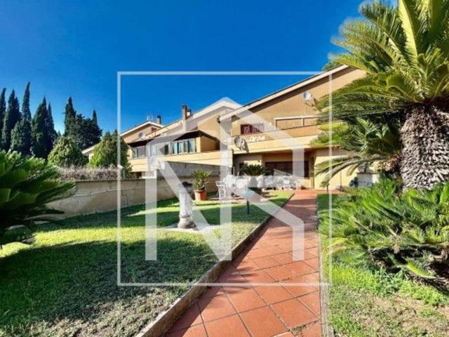 Villa a schiera in vendita a Roma