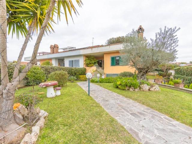 Villa a schiera in vendita a Roma