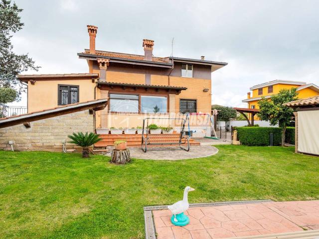 Villa a schiera in vendita a Roma