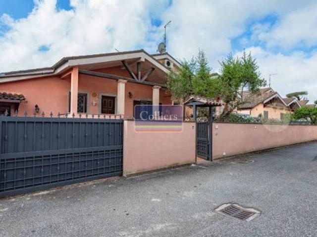 Villa a schiera in vendita a Roma