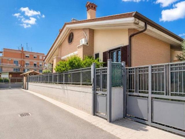 Villa a schiera in vendita a Roma