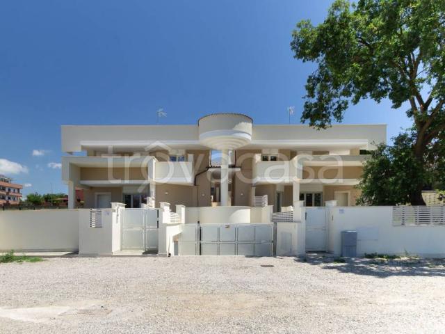 Villa a schiera in vendita a Roma via Cremolino, 6, Casalotti