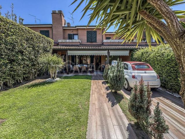 Villa a schiera in vendita a Roma via Ermanno wolf ferrari, Infernetto