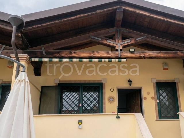 Villa a schiera in vendita a Roma via Tradate, Dragona