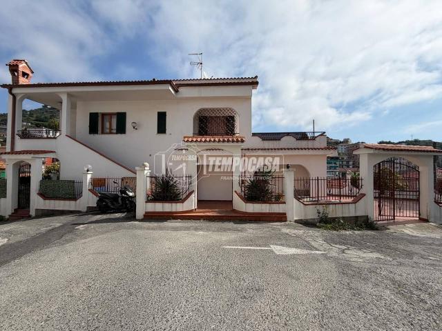 Villa a schiera in vendita a Sanremo