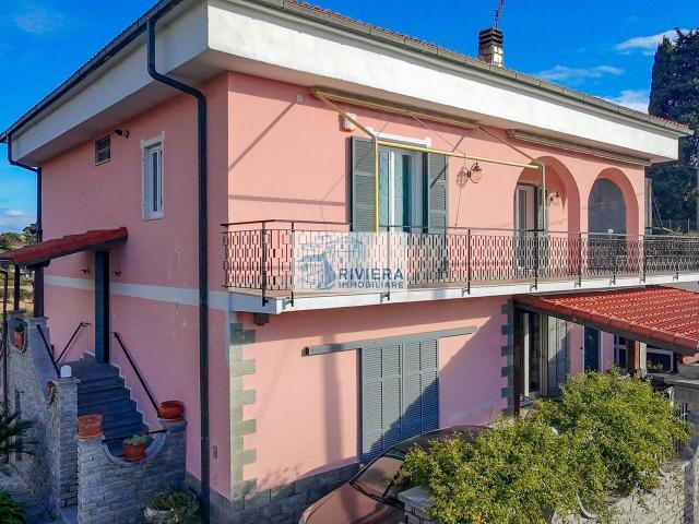 Villa a schiera in vendita a Sanremo