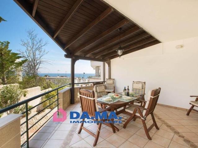 Villa a schiera in vendita a Santa Cesarea Terme via Tevere, 54