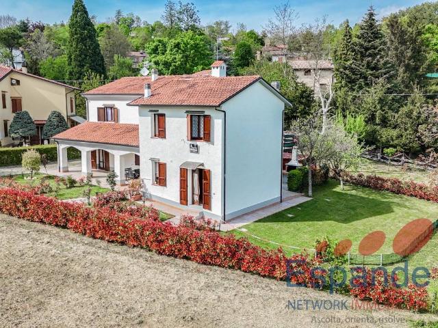 Villa a schiera in vendita a Santa Sofia via del lago, 17, Spinello