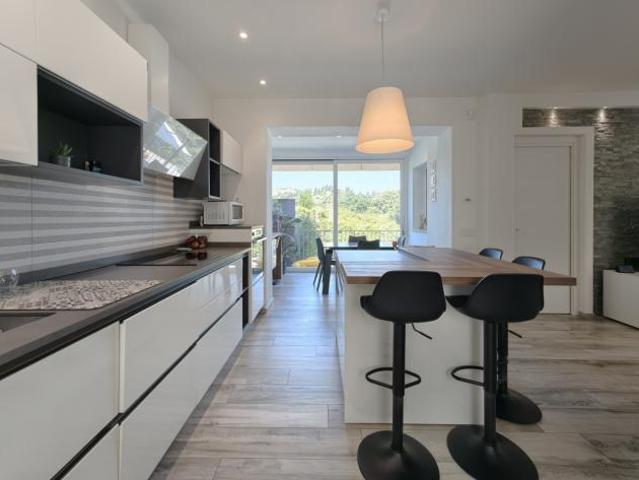 Villa a schiera in vendita a Sarzana