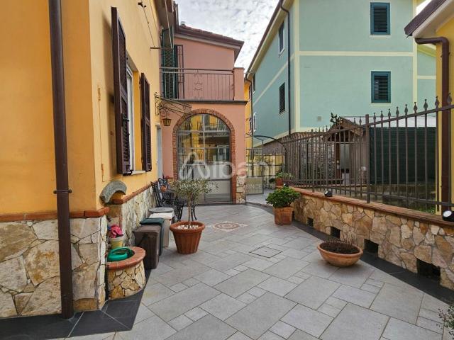 Villa a schiera in vendita a Sarzana