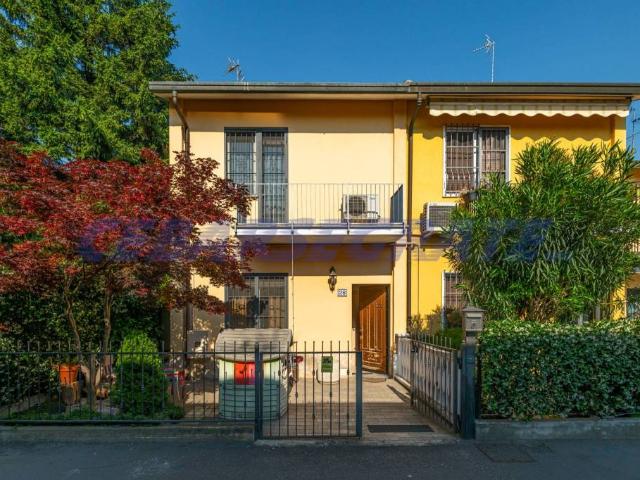 Villa a schiera in vendita a Segrate via dell'Olmo, Villaggio Ambrosiano